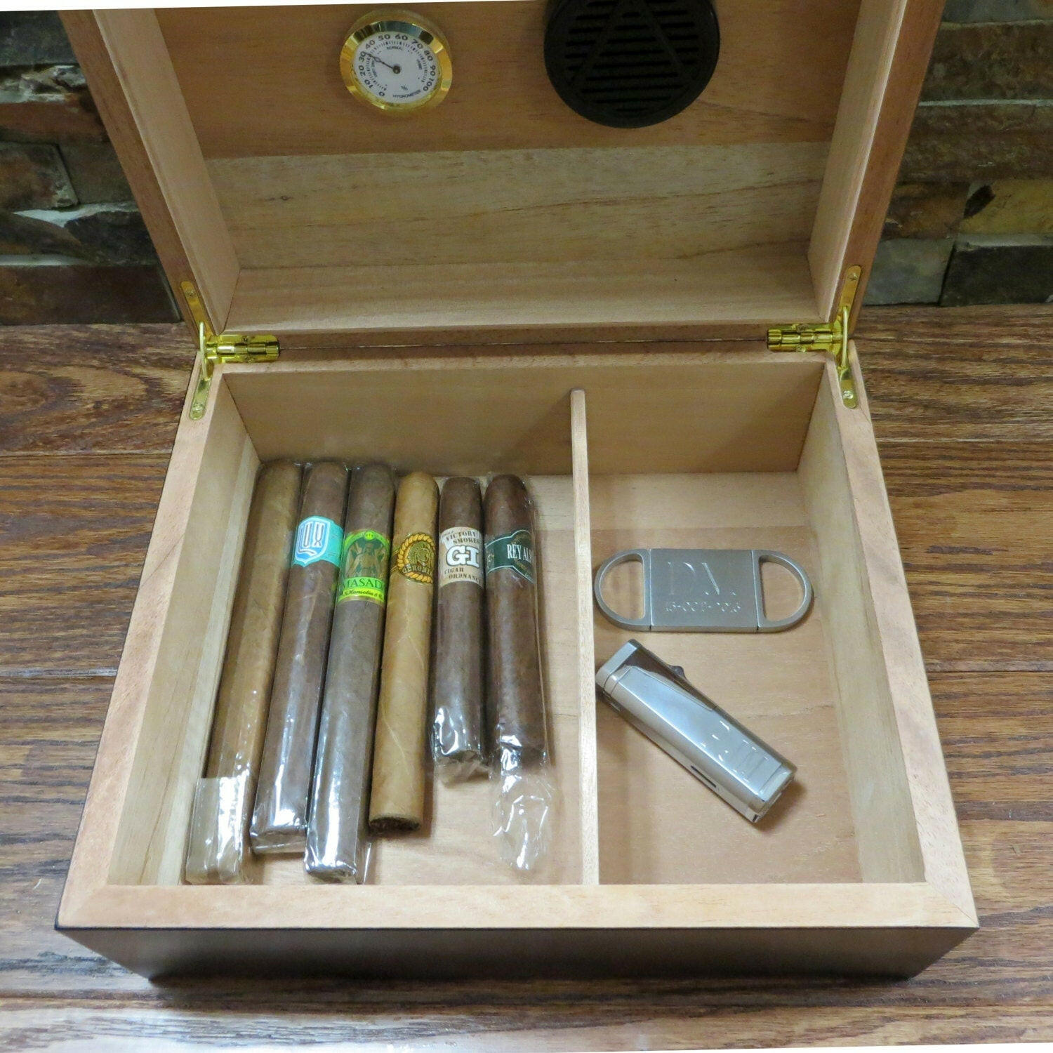 Black Personalized Cedar Cigar Humidor.