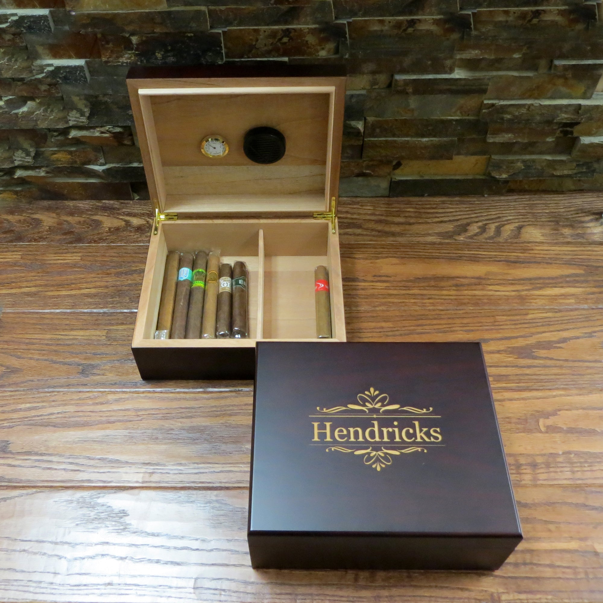 Black Personalized Cedar Cigar Humidor
