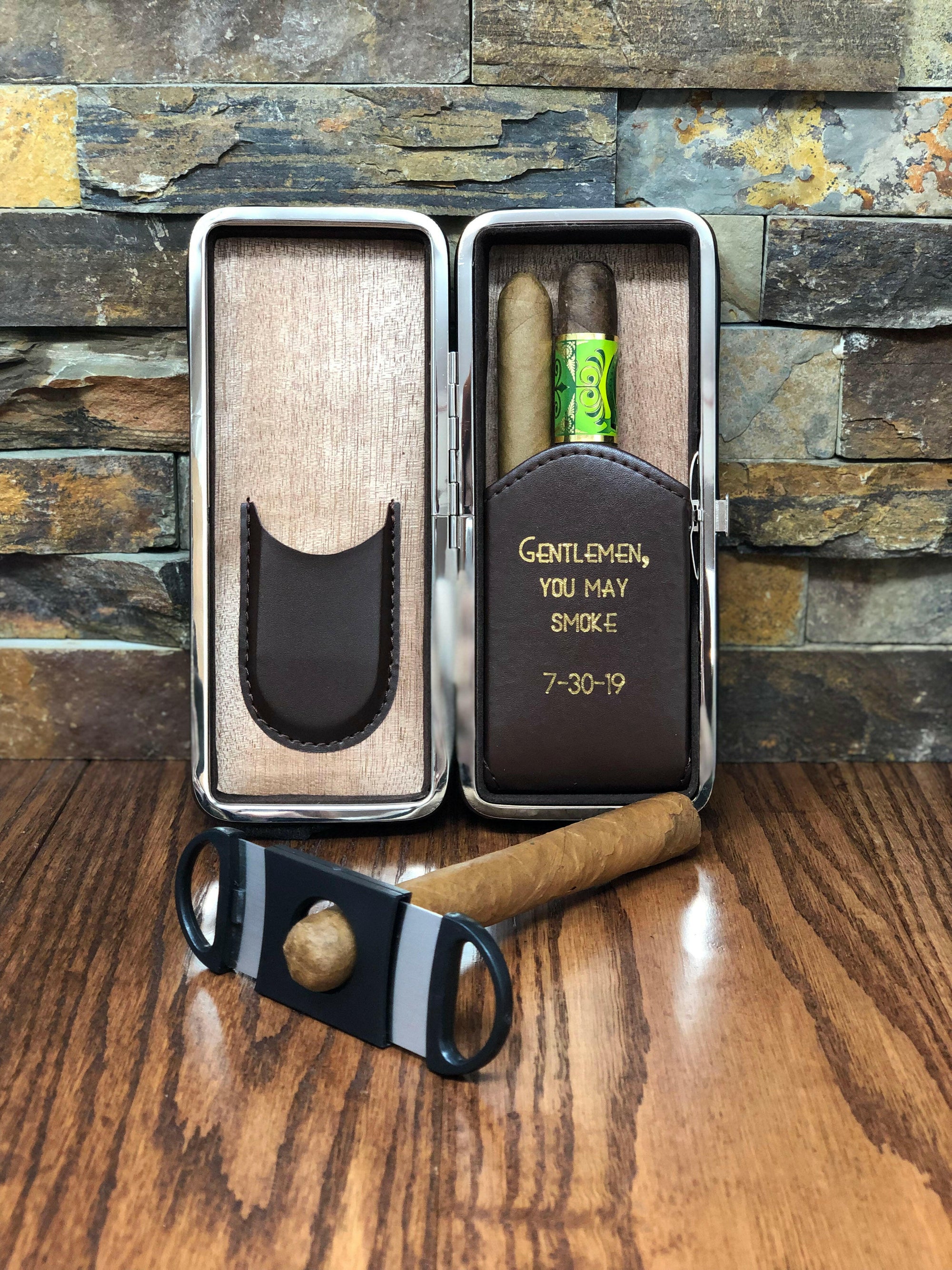 Folding Personalized Cigar Case.