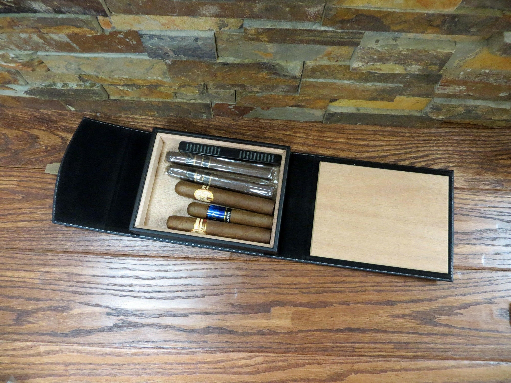 Personalized Black Cigar Humidor.