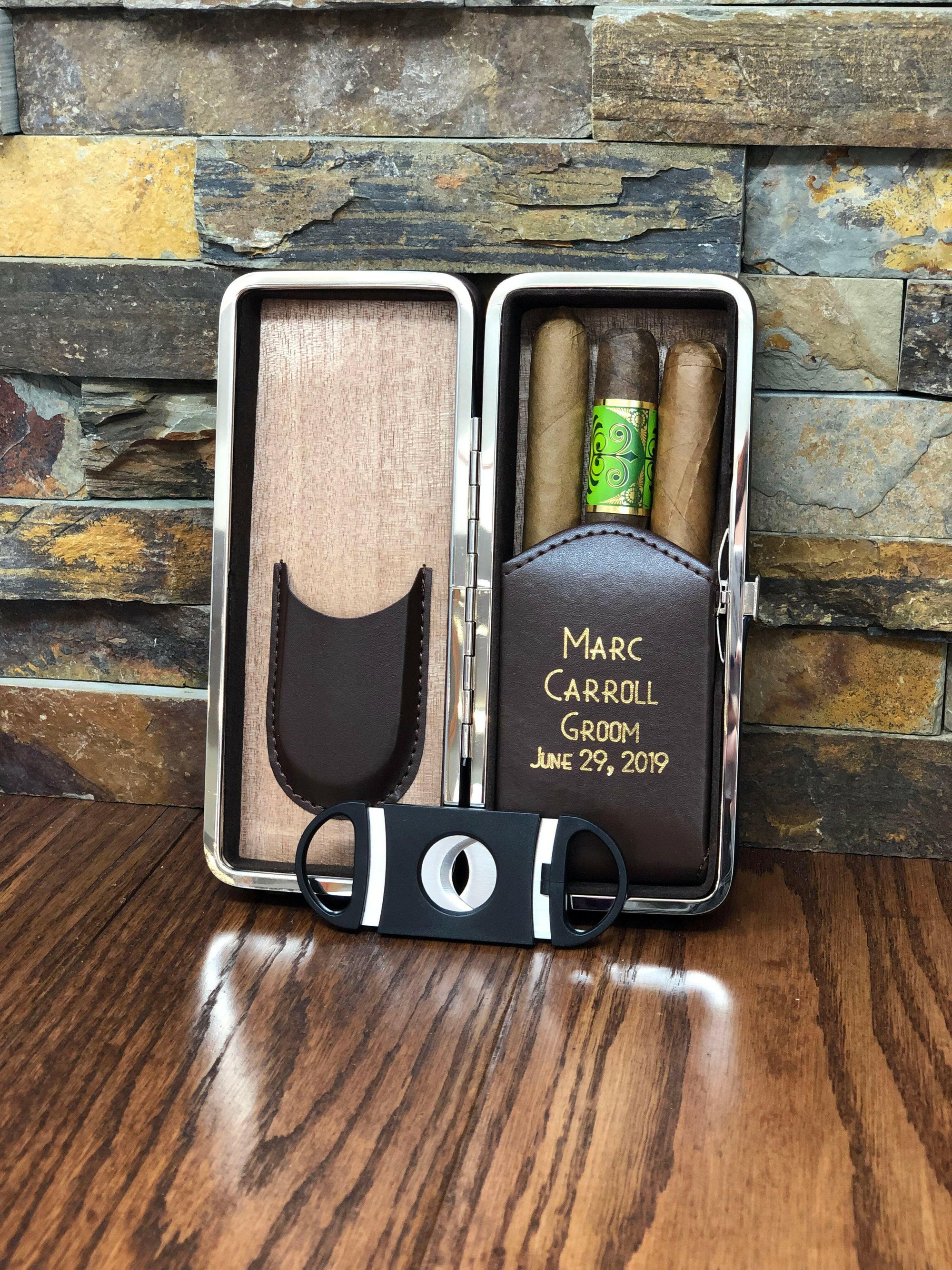 Folding Personalized Cigar Case.