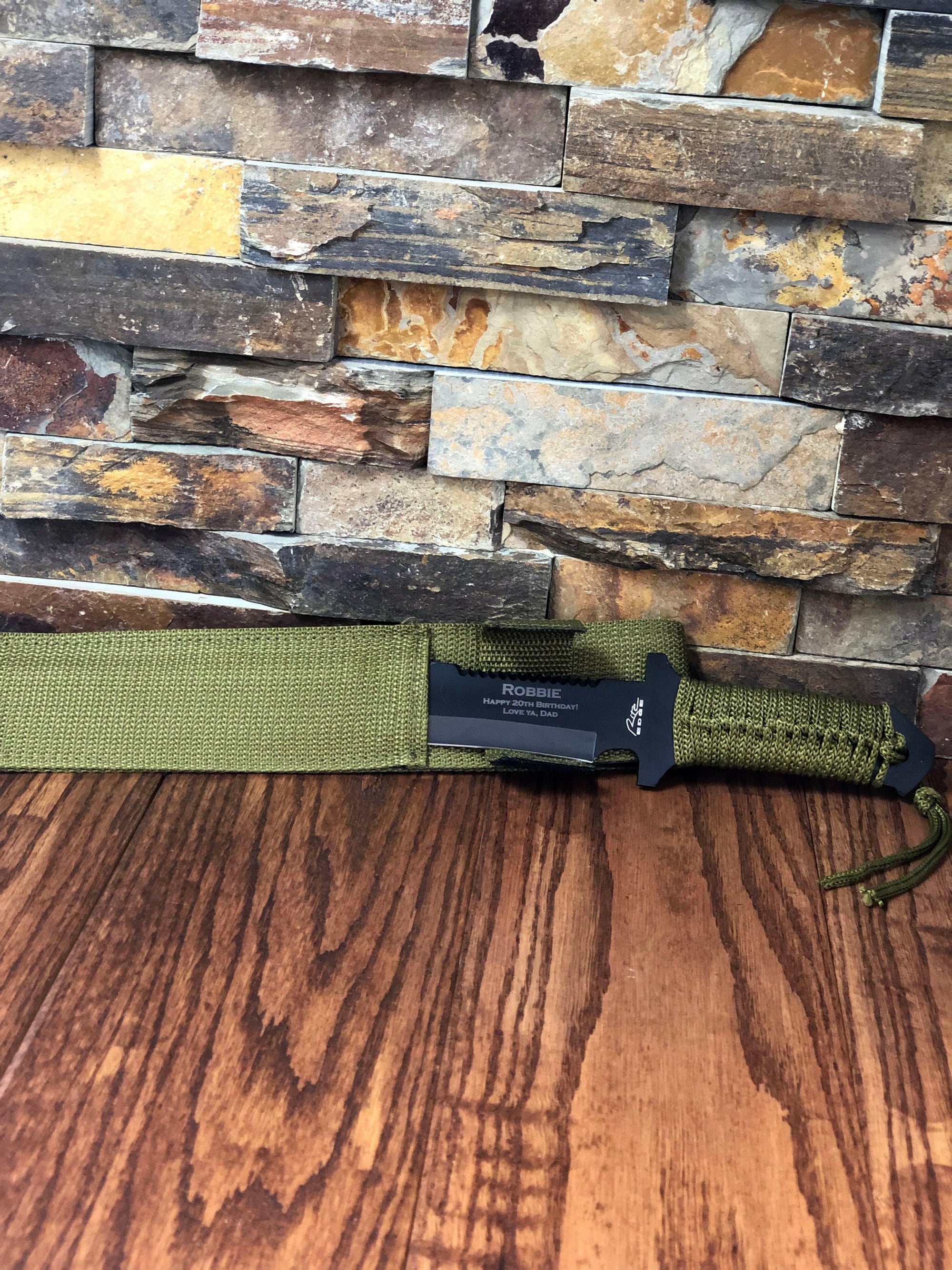 Personalized Hunter Knife w/ Green Para-cord.