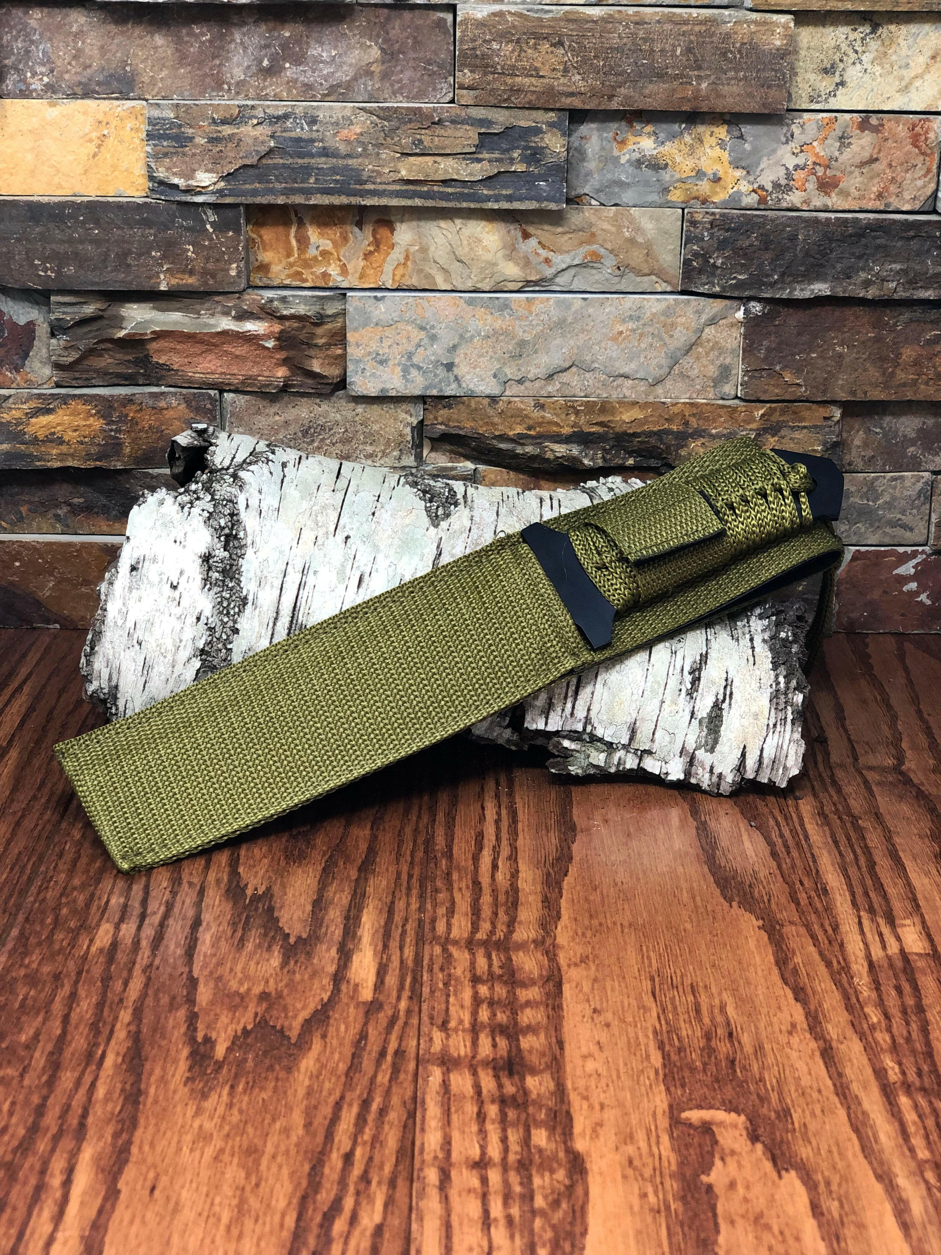 Personalized Hunter Knife w/ Green Para-cord.