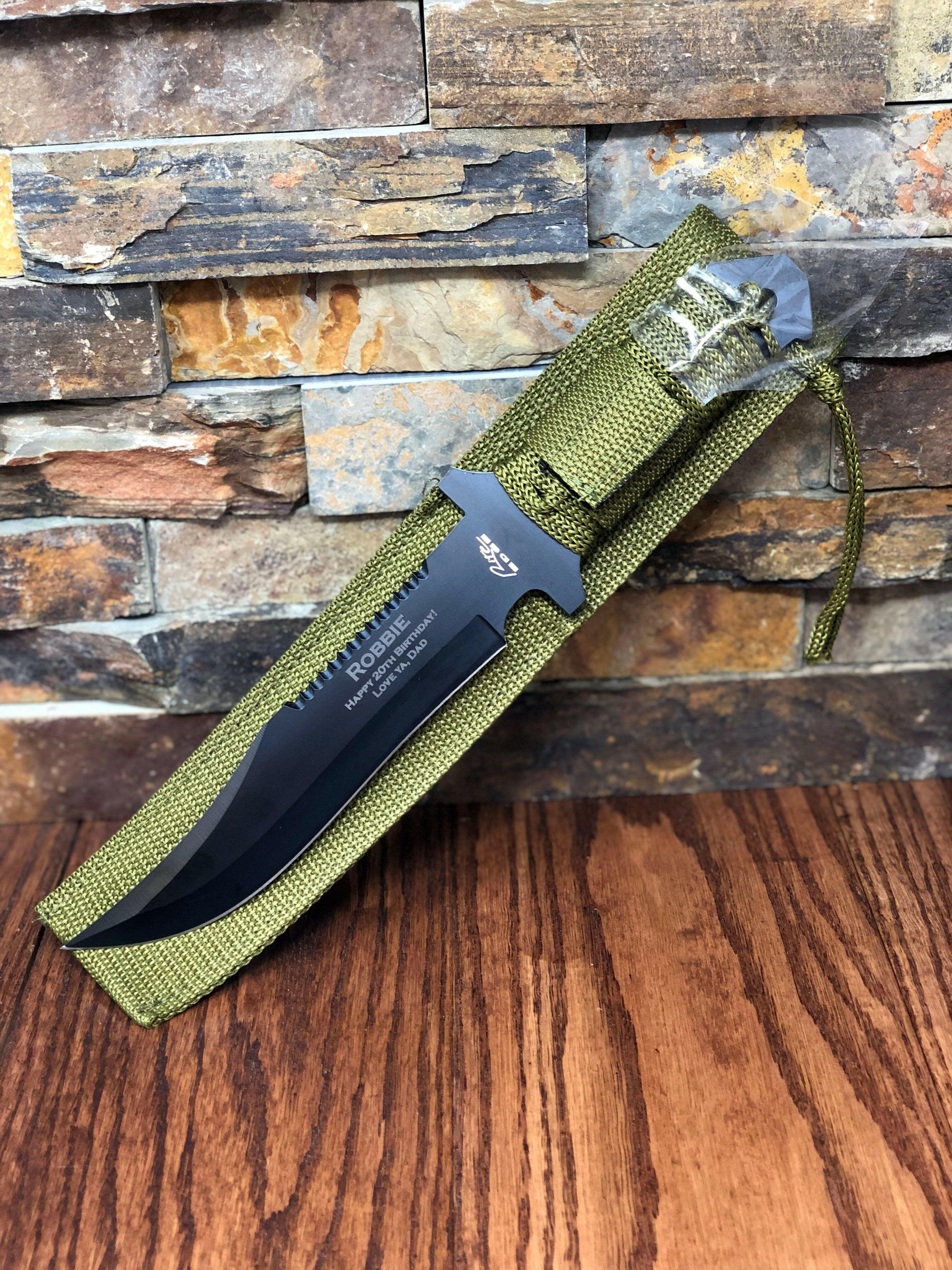 Personalized Hunter Knife w/ Green Para-cord.