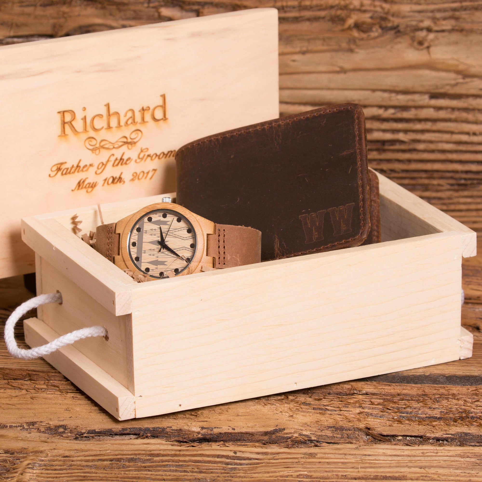 Gift Set Personalized Wallet and Watch.
