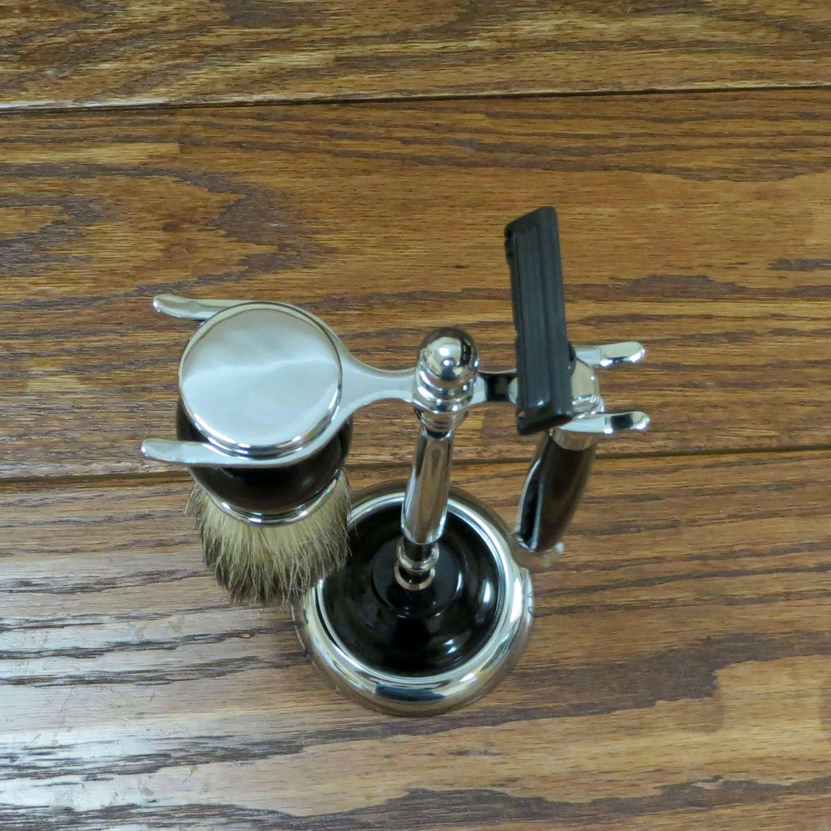 Razor and Personalized Shave Brush Set.