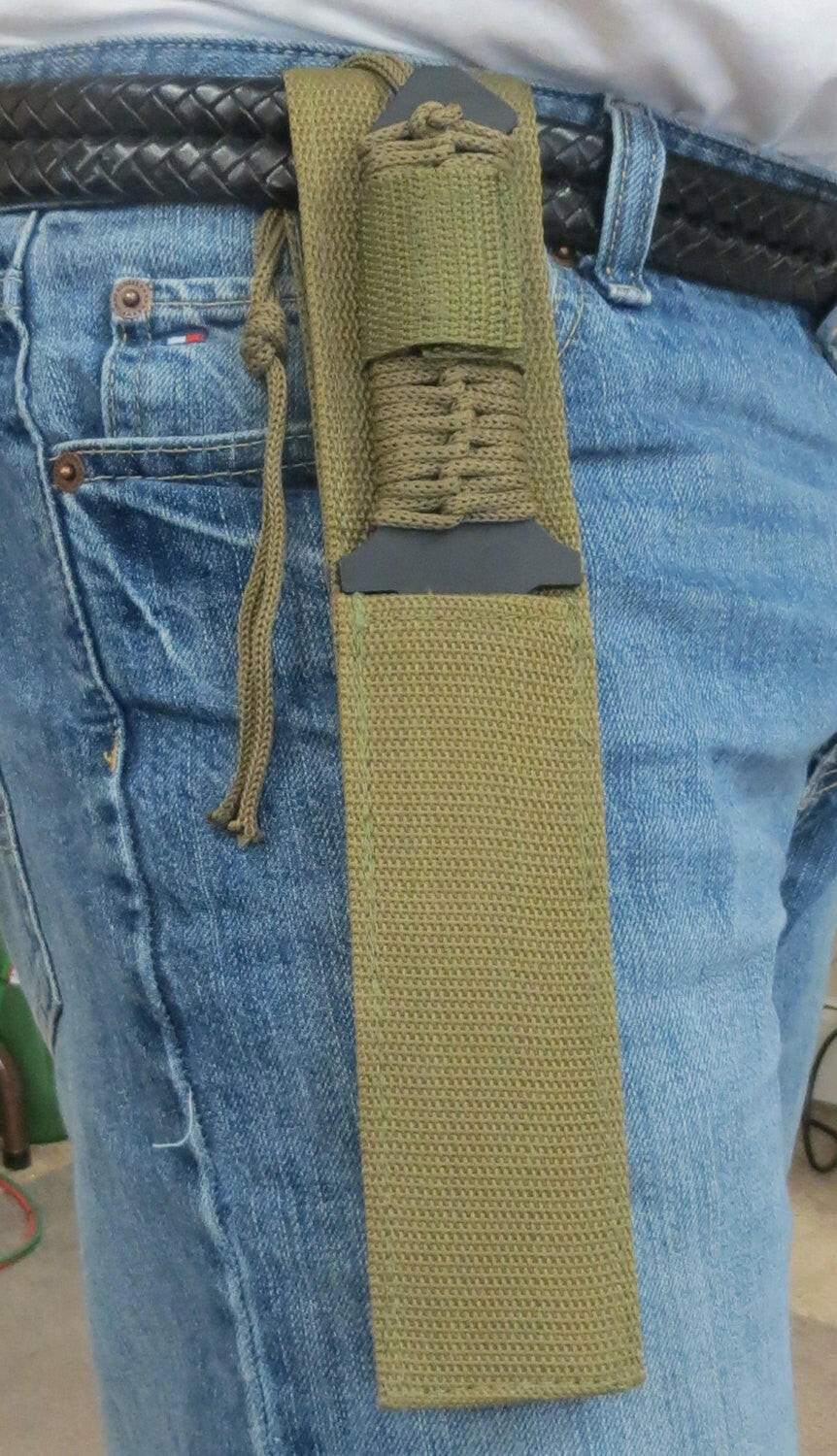 Personalized Hunter Knife w/ Green Para-cord.