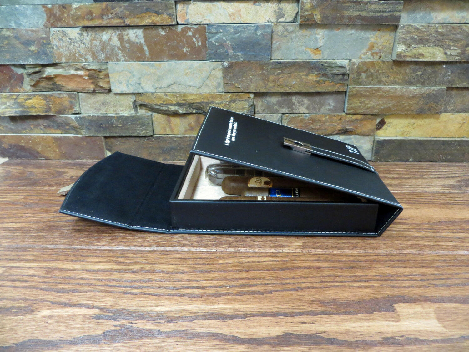 Personalized Travel Cigar Humidor Case.